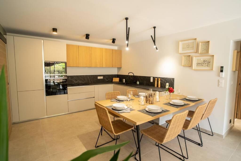Rez De Villa De Charme-Piscine-3 Chambres 6 Pers แซ็งต์-ราฟาเอล ภายนอก รูปภาพ