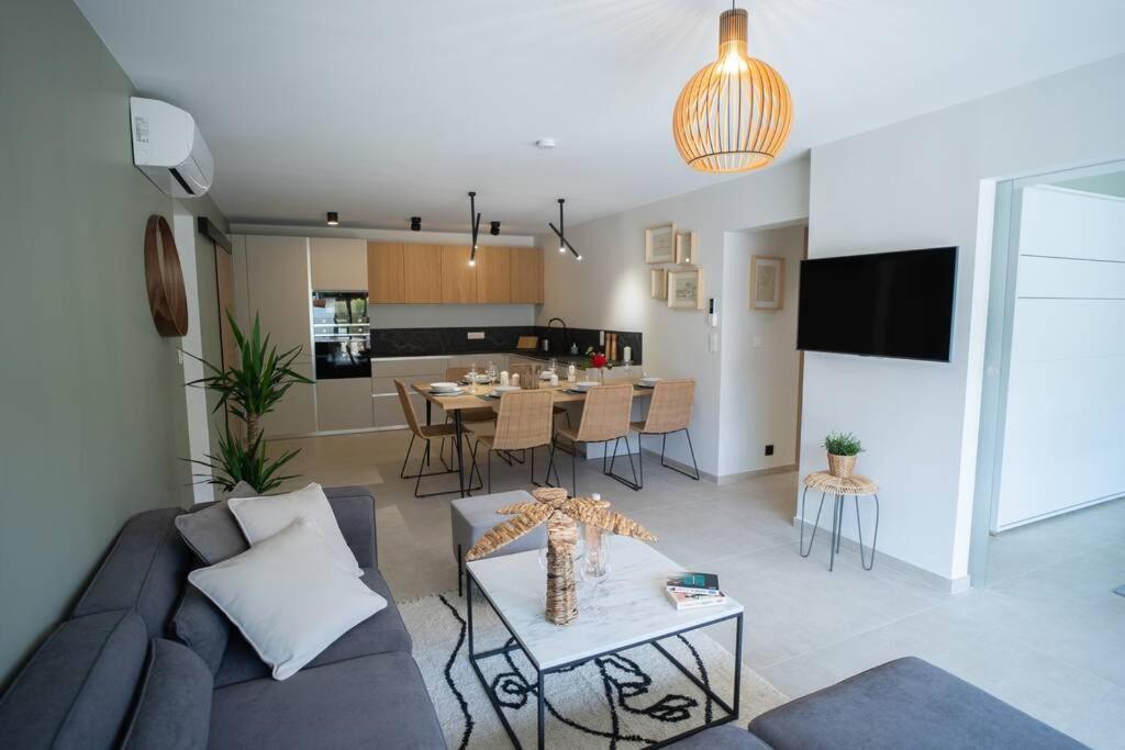 Rez De Villa De Charme-Piscine-3 Chambres 6 Pers แซ็งต์-ราฟาเอล ภายนอก รูปภาพ